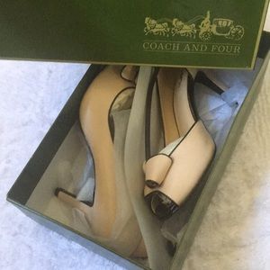New in Box. Coach and Four Heels